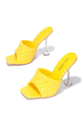 CAPE ROBBIN RAFA AROUND THE EDGES SQUARE TOE SANDAL HEELS YELLOW QUILTED PUMP