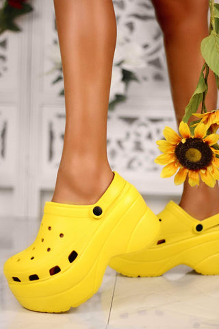 Cape Robbin Gardener Yellow Platform Clogs Slippers Fashion Comfortable Shoes